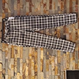 Tillys Black and white plaid pants S new with tags